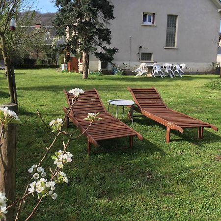 L'Oustal Panzió Sainte-Eulalie-d'Olt Kültér fotó