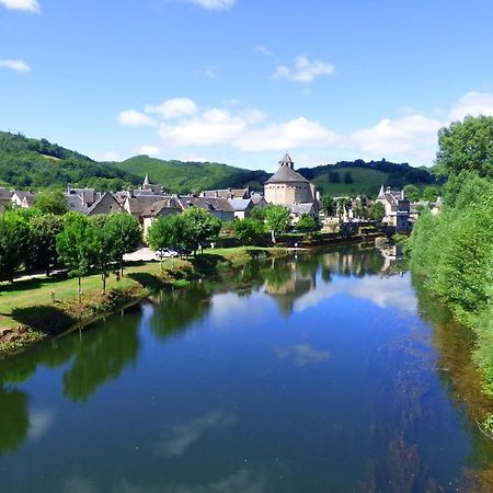L'Oustal Panzió Sainte-Eulalie-d'Olt Kültér fotó